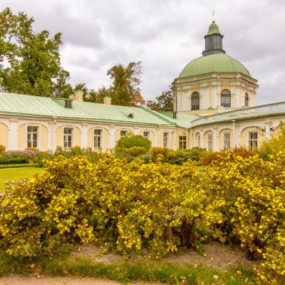 grand-menshikov-palace-1710-oranienbaum-autumn-lomonosov-saint-petersburg-russia2