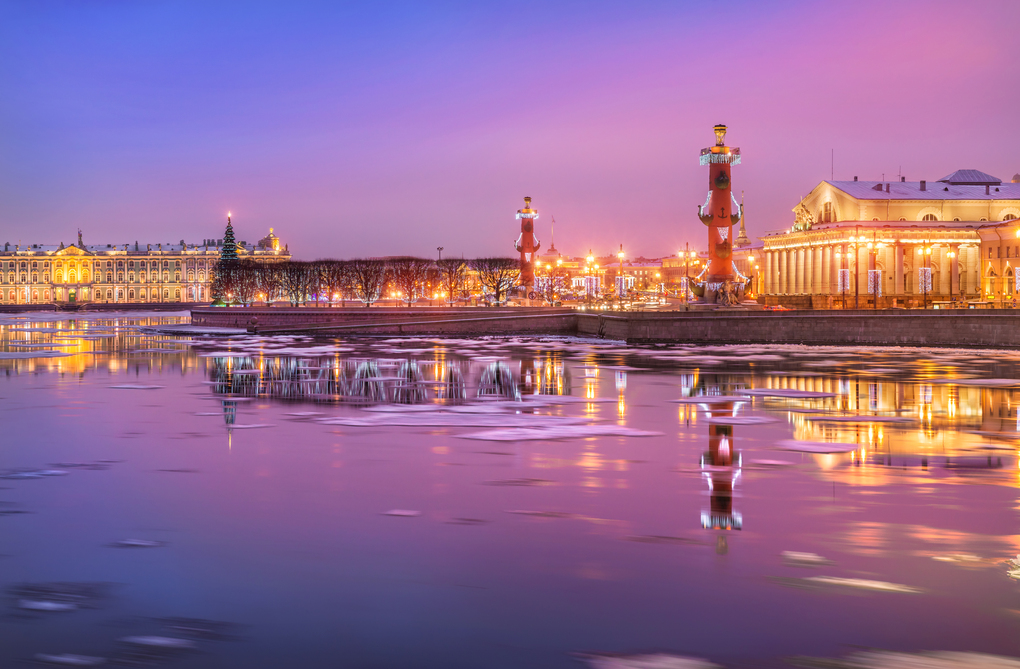 Элегантен спб. Петербург розовый Забурдаев. Петропавловская крепость в Санкт-Петербурге пейзаж. Стрелка Васильевского острова зимой. Дворцовая площадь в Санкт-Петербурге.