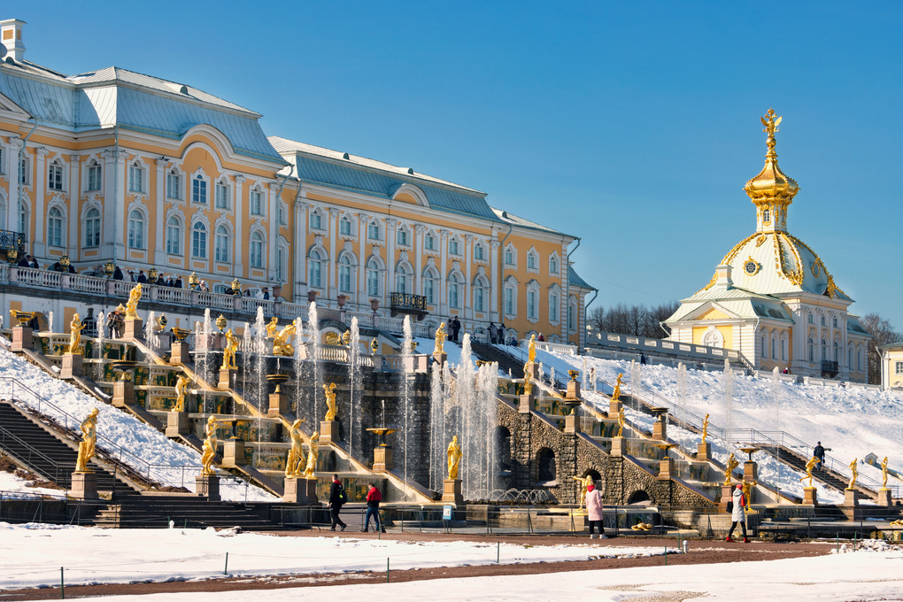 Test launch of fountains in the Peterhof palace and park complex. Snow and fountains