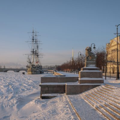 Chinese mythological guardian lion when descending to the Neva R