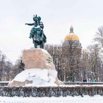 Медный всадник в зимнем Петербурге