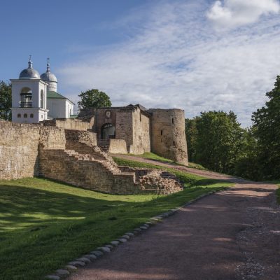 View of the wall of the Izborsk fortress, the Nikolsky Gate and