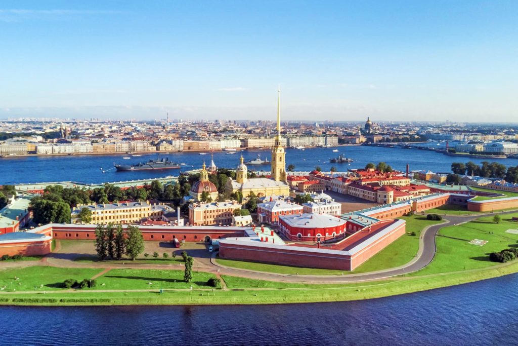 Вид на Петропавловскую крепость