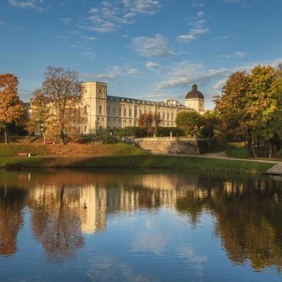 an-ancient-palace-and-park-in-the-city-of-gatchina-landscape-morning-golden-autumn