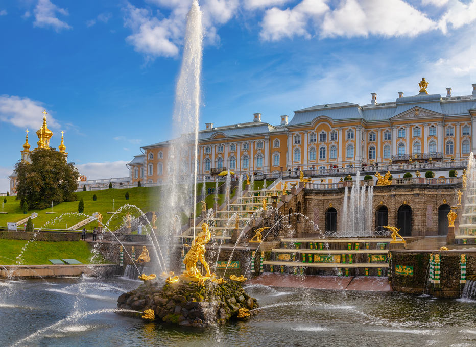 Самый красивый дворец в санкт петербурге. Петергоф экскурсии фото. Петергоф-Эрмитаж маршрут. Фотообои фонтан.