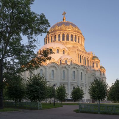 Вид на Никольский Морской собор в Кронштадте