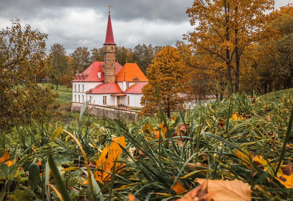 priory-palace-on-the-shore-of-the-black-lake-in-autumn-gatchina-st-petersburg