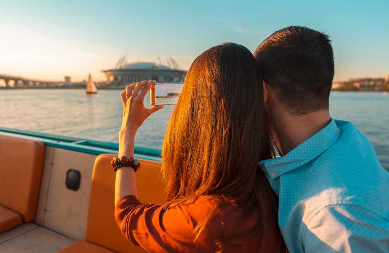 Водная экскурсия вокруг островов Петербурга с экскурсионным бюро «Парус»