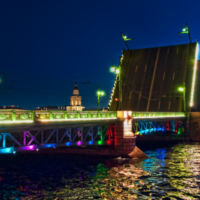 Ночная водная экскурсия по рекам и каналам Петербурга с экскурсионным бюро «Парус»