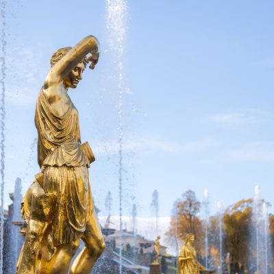 gilded-statue-of-the-cascade-fountain-peterhof-st-petersburg-russia