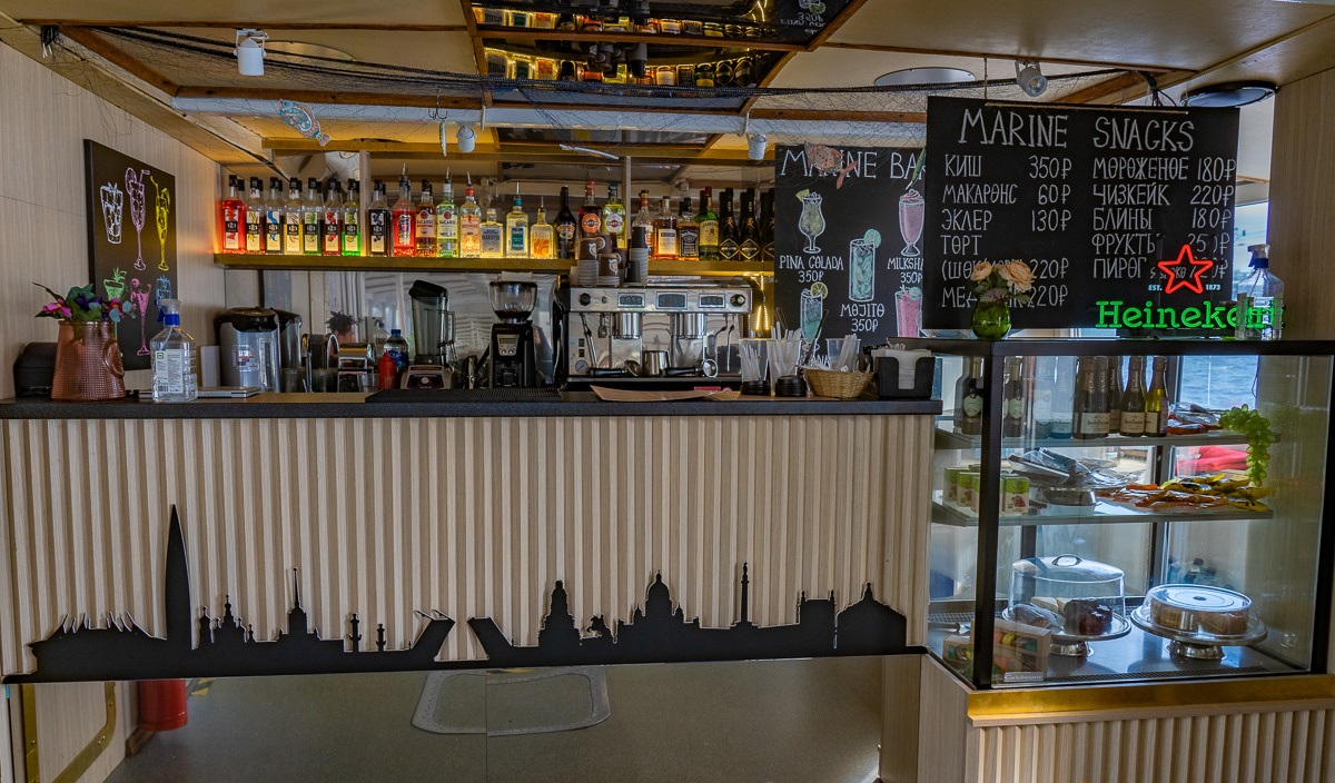 Ночной круиз с разводными мостами в Петербурге с компанией «Парус» Ночной круиз с разводными мостами в Петербурге с компанией «Парус»