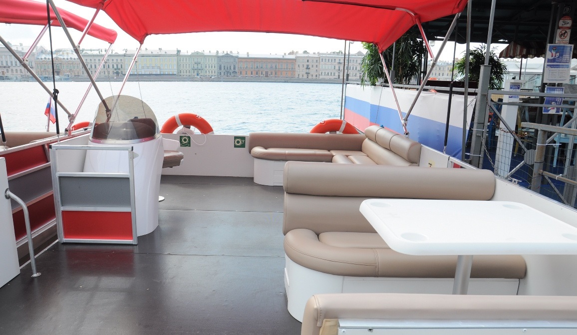 Лучшие достопримечательности Петербурга на теплоходной экскурсии по рекам и каналам с экскурсионным бюро «Парус» Лучшие достопримечательности Петербурга на теплоходной экскурсии по рекам и каналам с экскурсионным бюро «Парус»