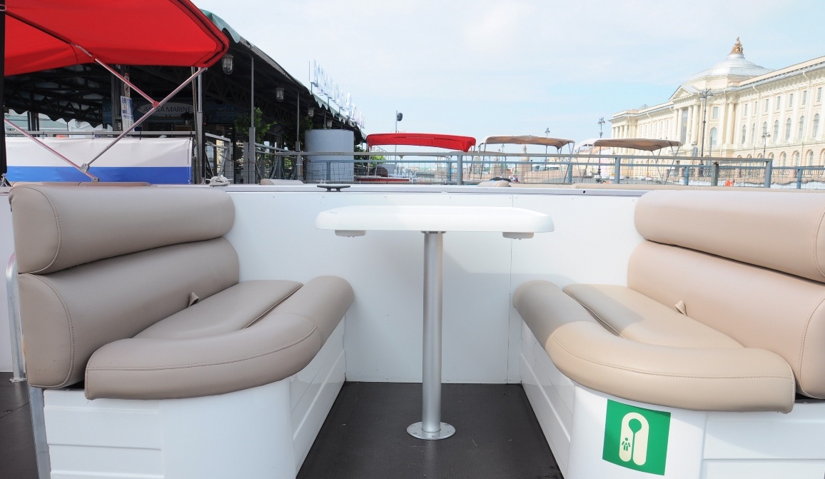 Достопримечательности Санкт-Петербурга на теплоходной экскурсии по рекам и каналам с экскурсионным бюро «Парус» Достопримечательности Санкт-Петербурга на теплоходной экскурсии по рекам и каналам с экскурсионным бюро «Парус»